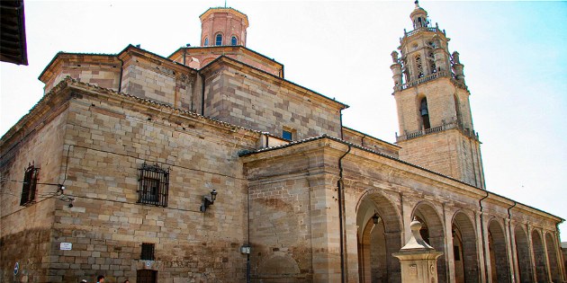 Kirche Santa María de los Arcos